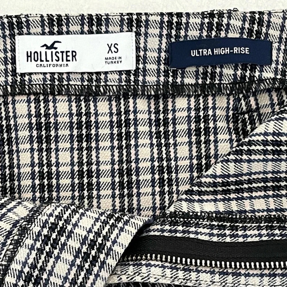 Hollister/  Ultra high rise/ Plaid/ Mini skirt/ Size US XS - Picture 8 of 11